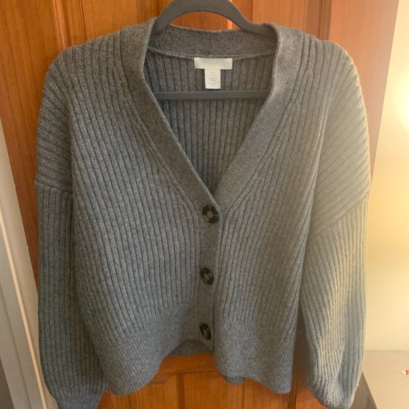 H&M Sweaters - GRAY RIB KNIT SWEATER